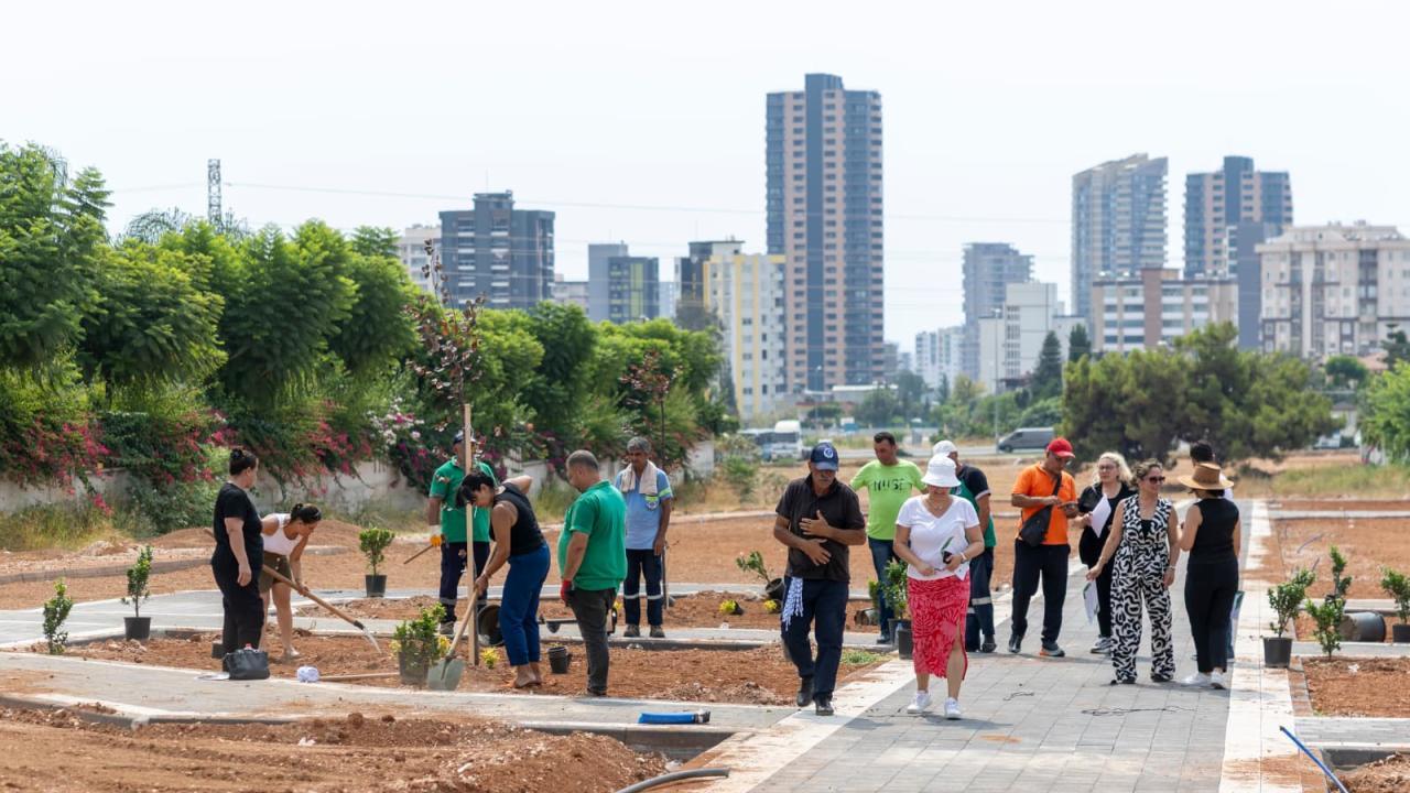 Yenişehir Belediyesi kenti yeşillendirmeye devam ediyor 